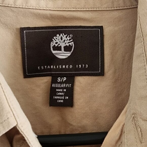 Timberland Mens Long-Sleeve Button-Up Shirt in Khaki size Small - Picture 2 of 4